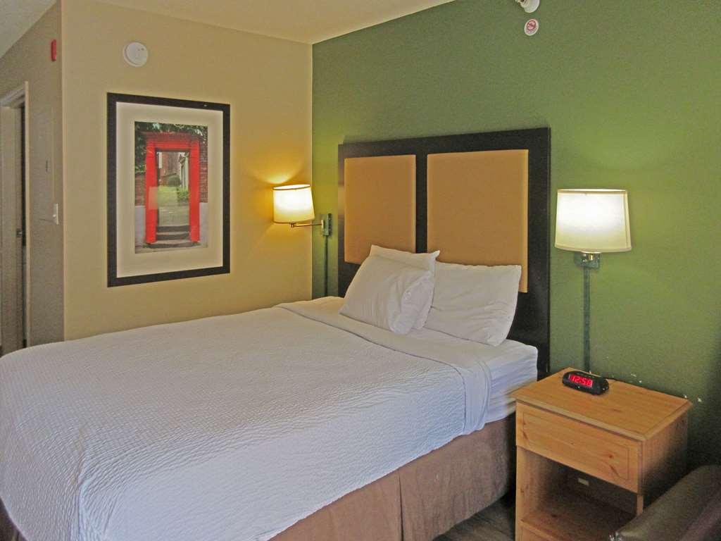 Suburban Studios Raleigh - Crabtree Valley Habitación foto
