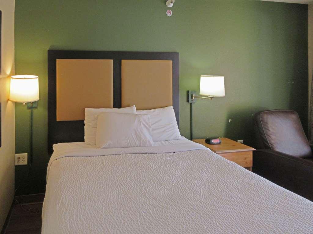 Suburban Studios Raleigh - Crabtree Valley Habitación foto